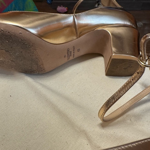 Valentino Garavani patent leather pumps - Picture 6 of 8